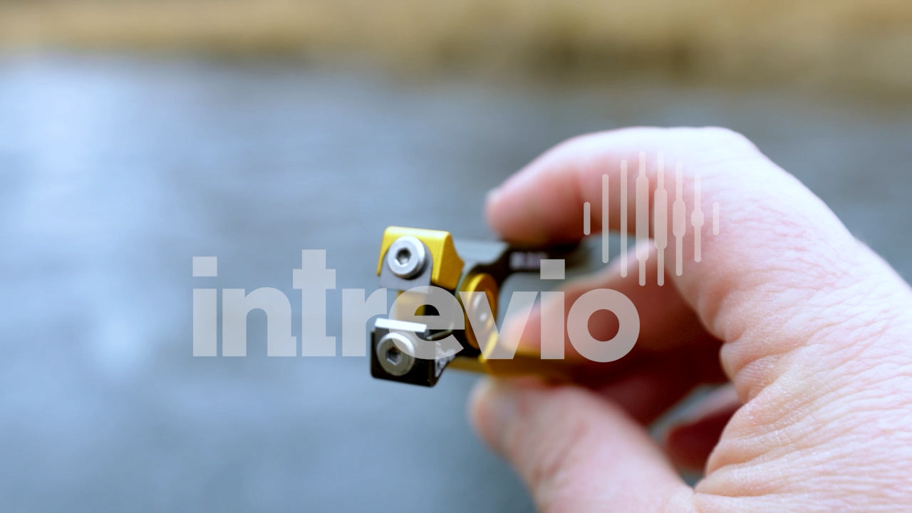 Holding Dr Slick Cyclone Nippers-2