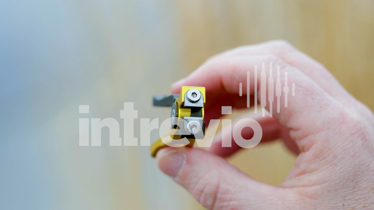 Holding Dr Slick Cyclone Nippers-7